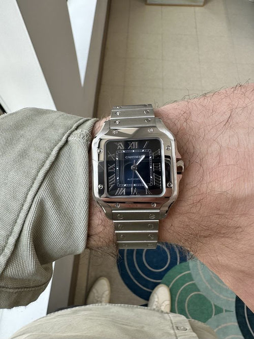Cartier Santos de Cartier – Cadran Bleu, Boîtier en Acier et Design Iconique
